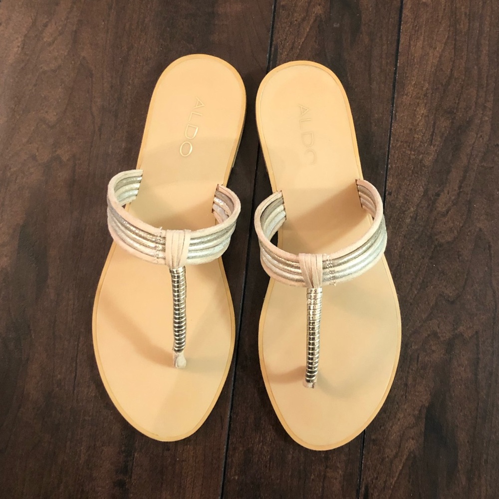 Aldo: NWT! Melanie Thong Sandal — Size 8
